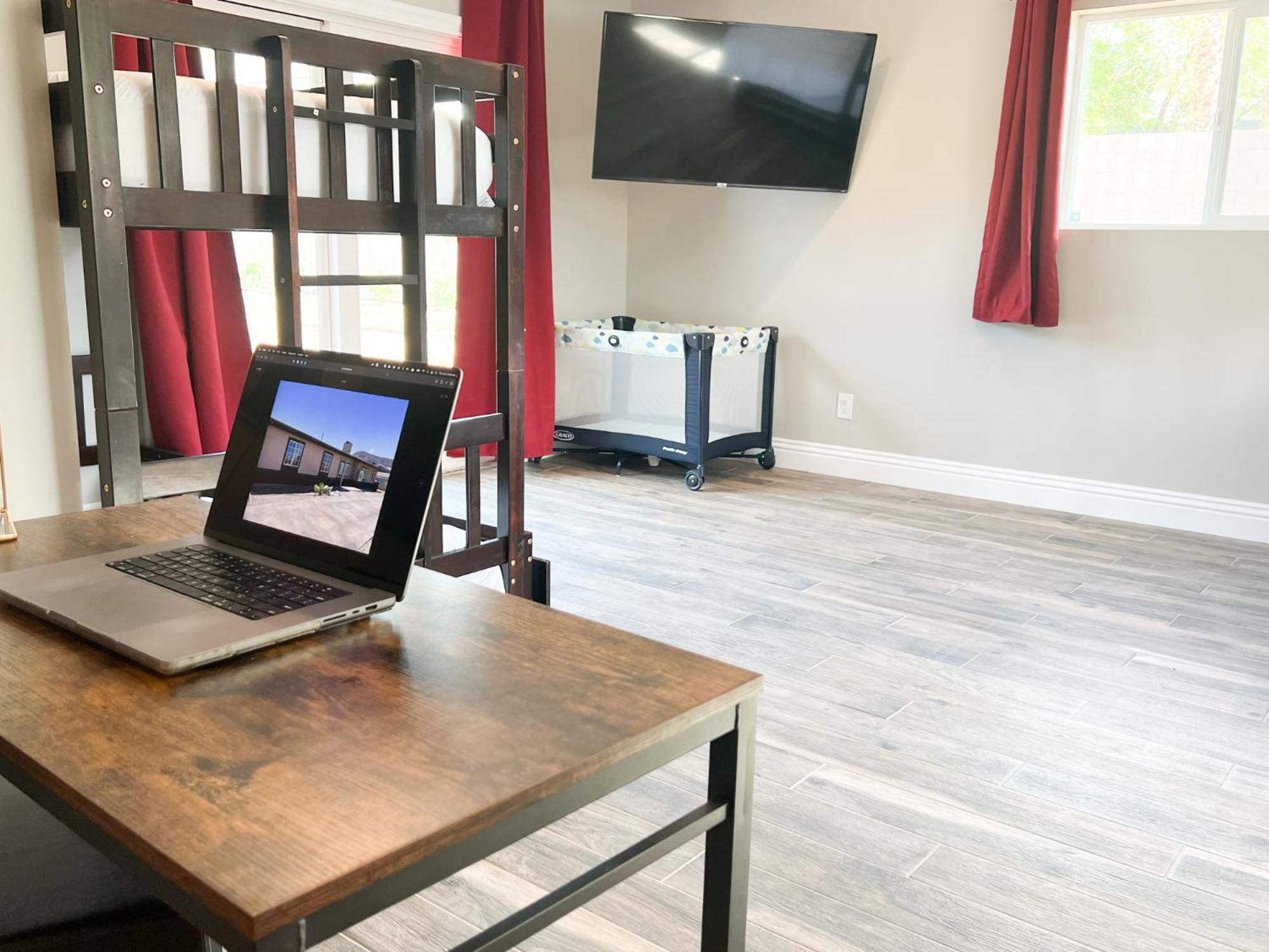 Lux Private Home - Pool, Billiards, 8 Smart Tvs, Board Games, Cotton Bedding - The Stone Sanctuary At Mccullough Hills Trailhead Las Vegas Exterior foto