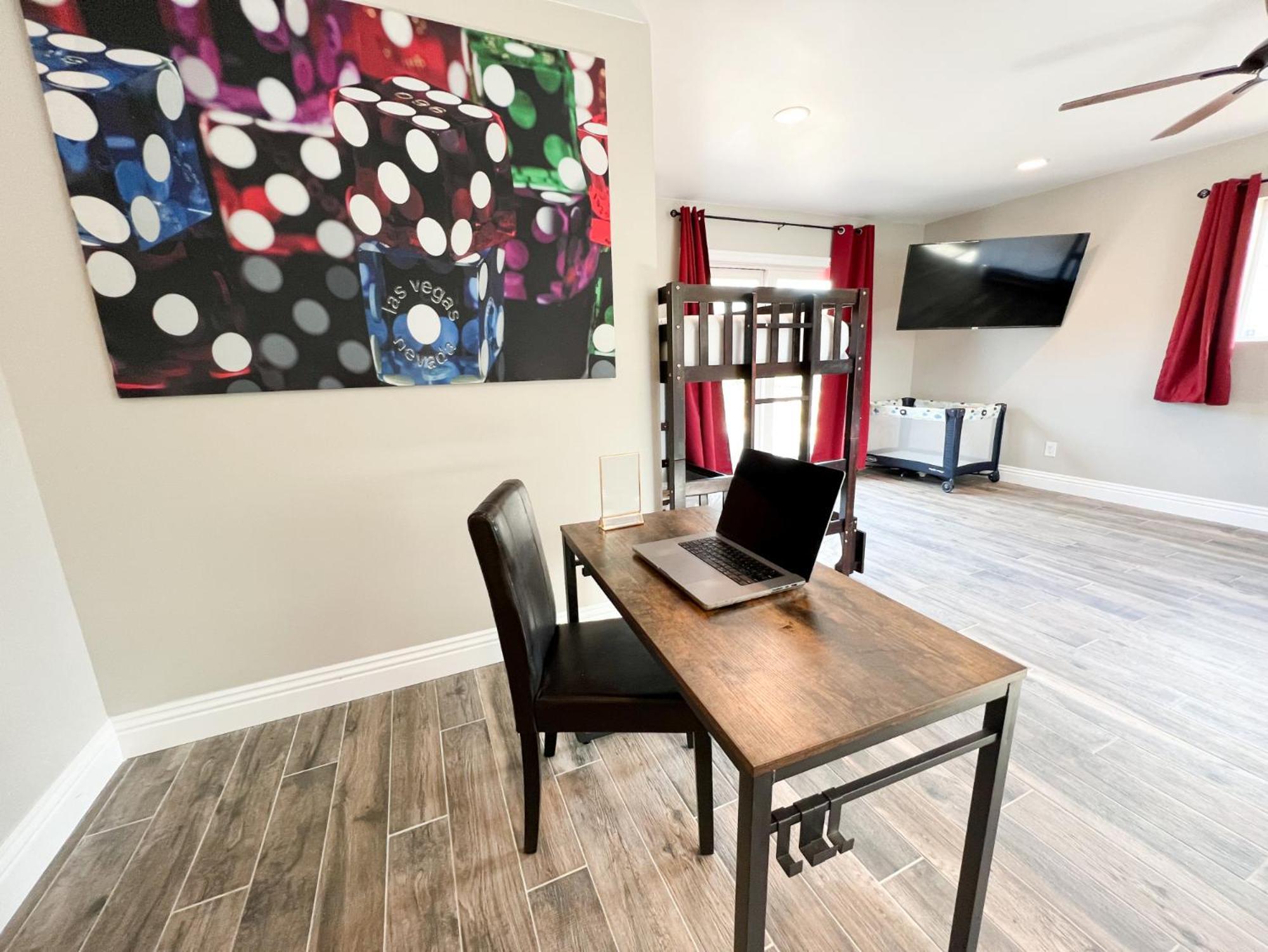 Lux Private Home - Pool, Billiards, 8 Smart Tvs, Board Games, Cotton Bedding - The Stone Sanctuary At Mccullough Hills Trailhead Las Vegas Exterior foto